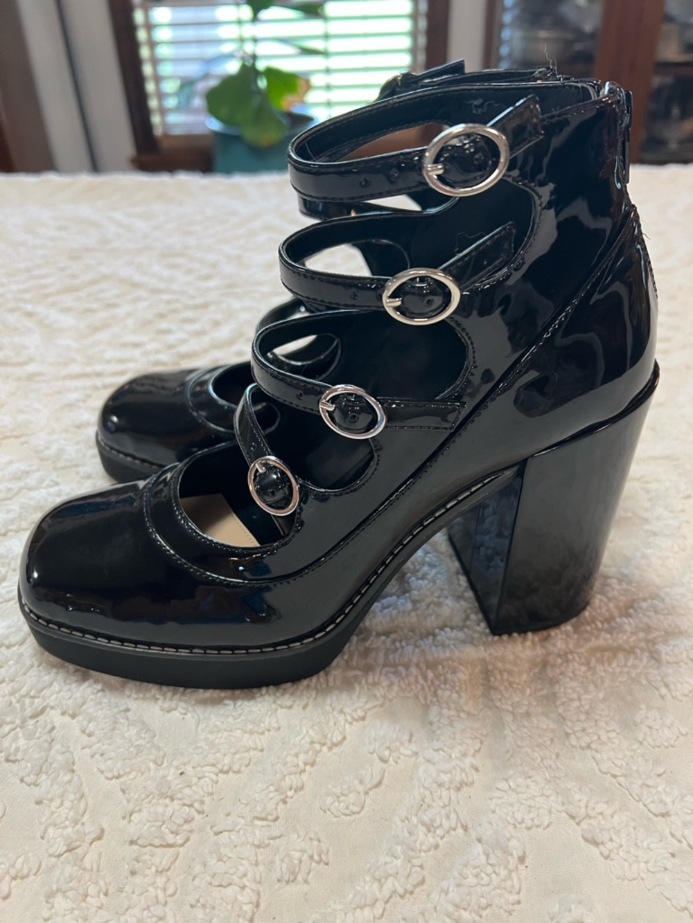 Gianni Bini Black Patent Multi-Strap Block Heel Pumps - Picture 5 of 7